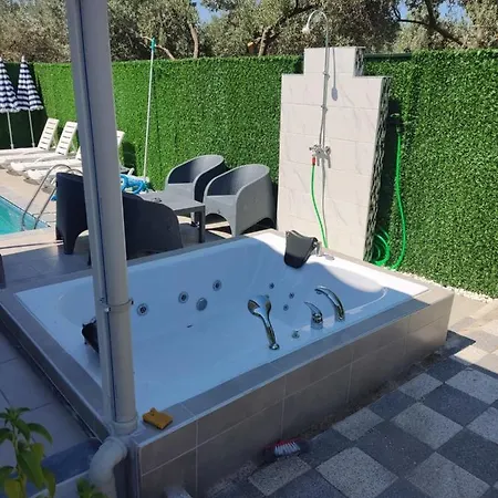 Zeytin Ev *